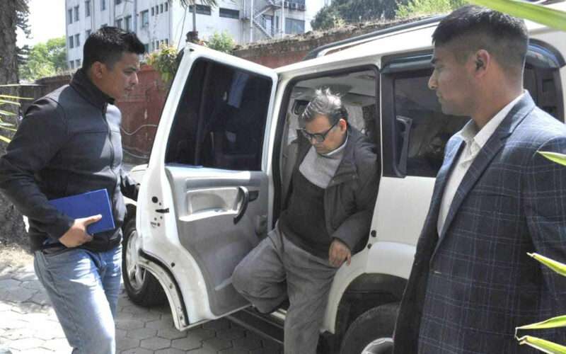 कृष्णबहादुर महरालाई अस्पताल लगियो