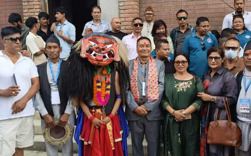 मत्स्छेनारायण मन्दिरमा आयोजना भएको राष्ट्रिय लाखे नाच प्रदर्शनीमा दोलखाको लाखेलाइ भव्य स्वागत